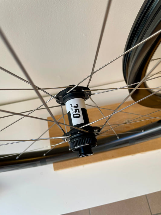 Duke Baccara WRX Aero Gravel DT350 Silver spokes